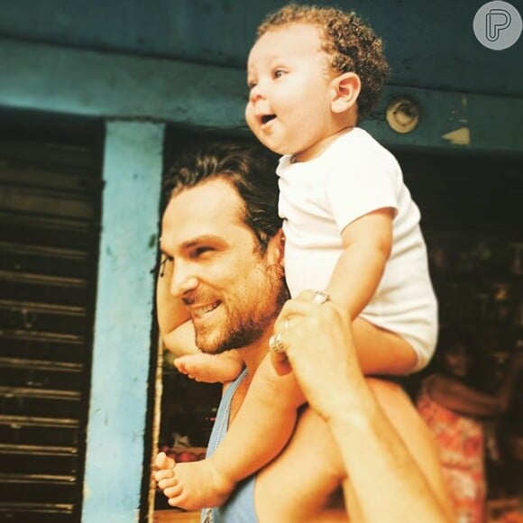 Igor Rickli compartilhou foto em sua conta de Instagram para festejar o primeiro aniversário do filho, Antonio, neste sábado, 26 de setembro de 2015: 'Um ano do meu melhor amigo, o mais querido e o mais divertido'