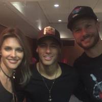 Neymar posta foto com Fernanda Lima e Rodrigo Hilbert na Espanha: 'Privilégio'