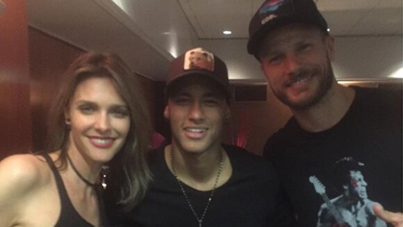 Neymar posta foto com Fernanda Lima e Rodrigo Hilbert na Espanha: 'Privilégio'