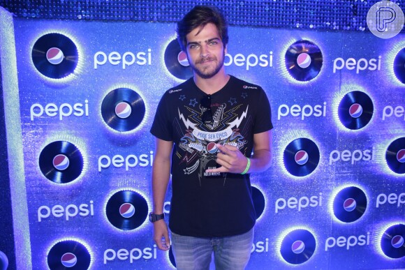 O ator Bernardo Mesquita também curtiu a sexta noite do Rock in Rio