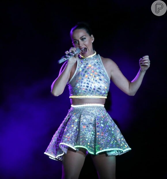 Katy Perry encerrou o último dia do Rock in Rio 2015 e levou o público à loucura com show performático