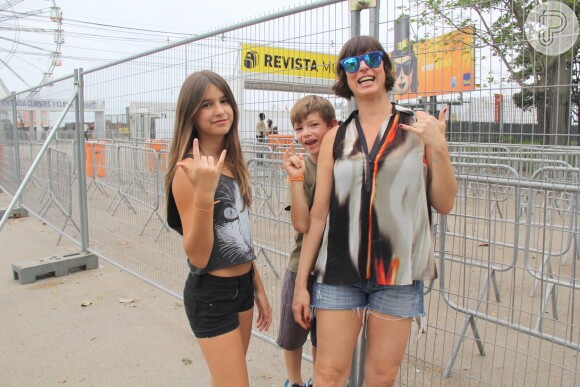 Maria Paula com os filhos Felipe e Maria Luiza, no sábado, 26 de setembro de 2015