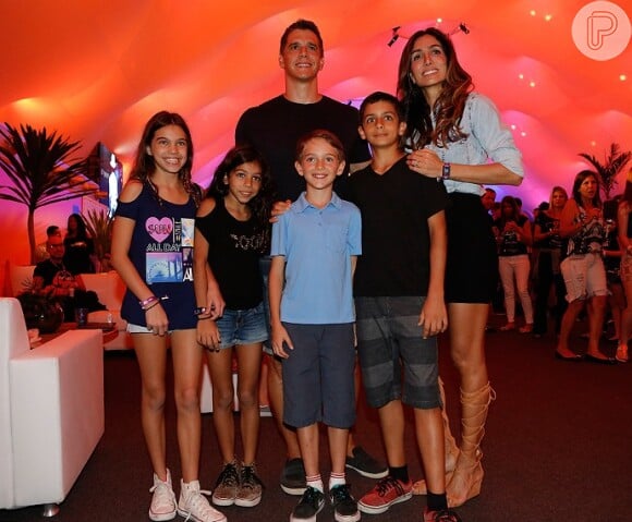 Márcio Garcia foi ao festival com a esposa, Andrea Santa Rosa, e os filhos Pedro, Nina, Felipe e João