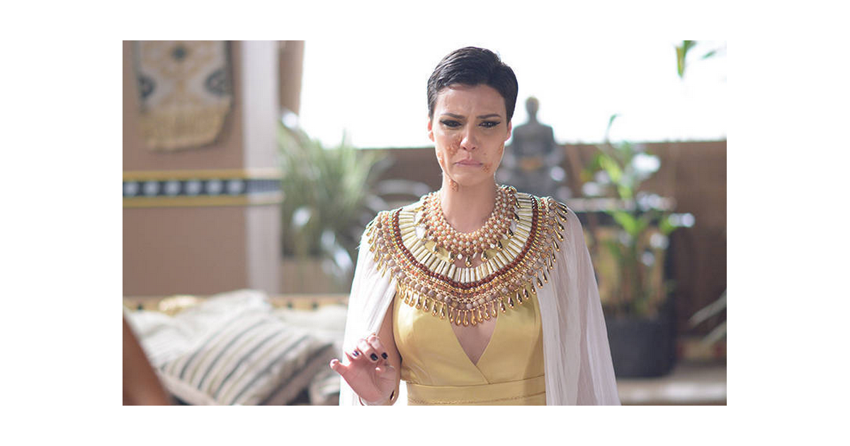 Nefertari Camila Rodrigues Atacada Pela Sexta Praga Na Novela Os Dez Mandamentos As