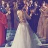 Noiva dança com o pai, Silvio Santos, após estar casada