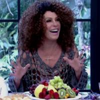 Ana Maria Braga usa peruca afro no 'Mais Você' e brinca: 'Parecendo a Gal Costa'