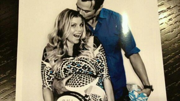 Fergie faz chá de bebê de seu primeiro filho com a presença de Kelly Osbourne