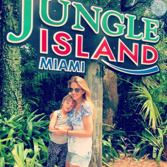 Ticiane Pinheiro viajou com Rafaella Justus para Miami para comemorar o aniversário de quatro anos da menina