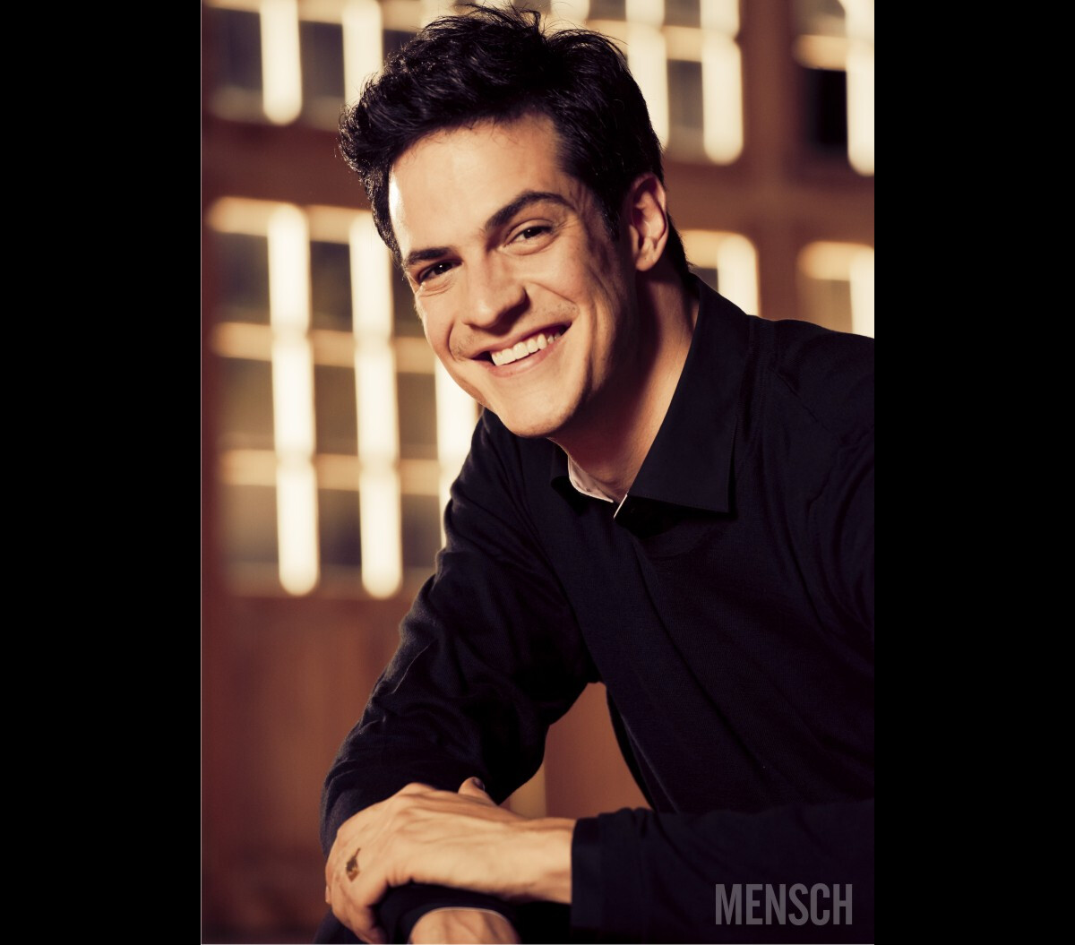 Foto: Mateus Solano é casado com a atriz Paula Braun com quem tem uma  filha, Flora - Purepeople