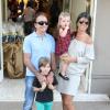 Emerson Fittipaldi posa com a mulher, Rossana, e os filhos, Emmo e Victoria na festa de 4 anos de Rafaella Justus