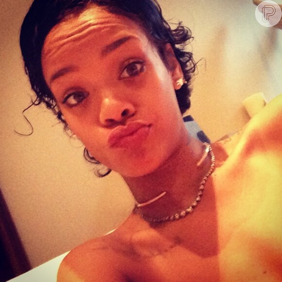 Rihanna ainda não se acostumou com o novo cabelo