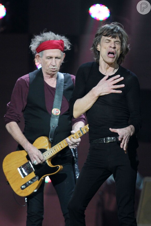 Mick Jagger e Keith Richards dos Rolling Stones participam do show em apoio às vítimas do furacão Sandy, em 12 de dezembro de 2012, em Nova York
