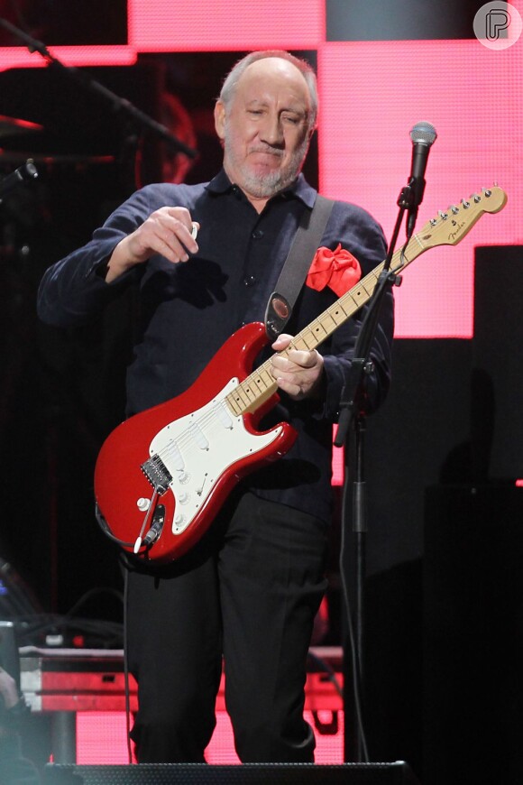 Pete Townshend do The Who participa do show em apoio às vítimas do furacão Sandy, em 12 de dezembro de 2012, em Nova York