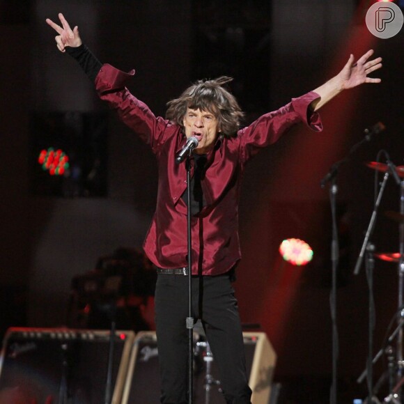 Mick Jagger mostra a boa forma no show em apoio às vítimas do furacão Sandy, em 12 de dezembro de 2012, em Nova York