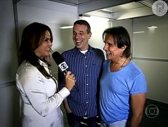Roberto Carlos e seu filho Dudu trocam elogios durante entrevista para Renata Ceribelli em 10 de agosto de 2013
