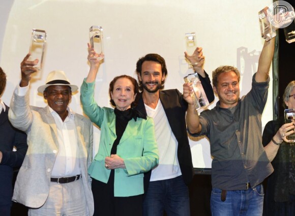Rodrigo Santoro ganha o prêmio de Melhor Ator por 'Heleno' no Prêmio ACIE de Cinema, em 12 de agosto de 2013, no CCBB, no Rio de Janeiro