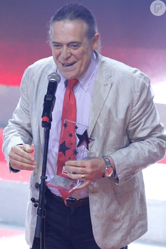 José de Abreu ganha troféu de melhor ator coadjuvante no Prêmio Extra de Televisão 2012