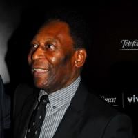 Após operar quadril, Pelé deve ter alta na quinta. 'Ele está bem', afirma filha