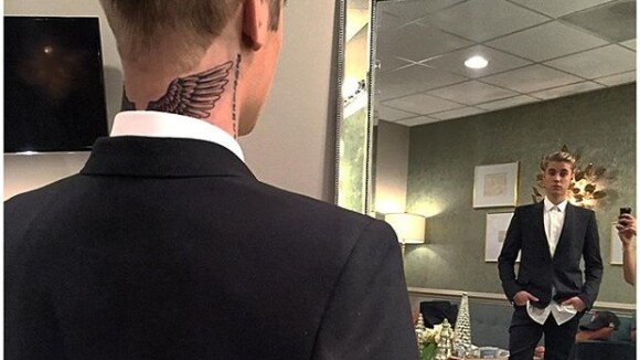 Justin Bieber faz nova tatuagem de asas na nuca. Veja essa e outras!