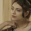 Anita (Leticia Persiles) aconselha Lívia (Alinne Moraes) a procurar Vitória (Irene Ravache) para uma conversa, na novela 'Além do Tempo'