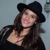 Giulia Costa escolheu um chapéu de cowgirl para prestigiar o show de Luan Santana