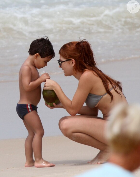 Mariah Rocha costuma fazer programas com o filho, João Pedro, de 6 anos, levando-o para a praia