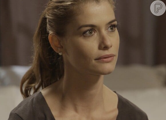 Lívia (Alinne Moraes) descobre que Pedro (Emílio Dantas) tinha planejado sabotar Anita (Letícia Persiles), na novela 'Além do Tempo'