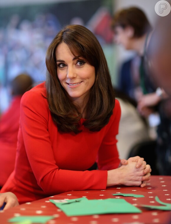 Kate Middleton exibe novo corte de cabelo. Ela adotou o estilo long bob, o mesmo usado por Atena (Giovanna Antonelli), na novela 'A Regra do Jogo'