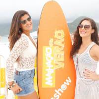 Lívian Aragão grava ao lado de Giulia Costa especial de 'Malhação' em praia