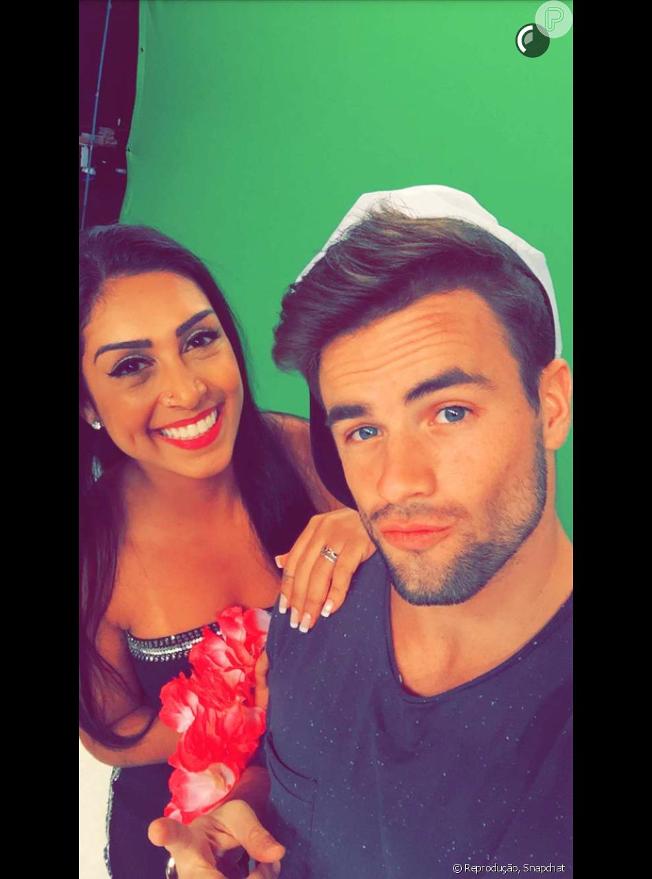 Amanda e Rafael se divertiram durante gravações para os comerciais do ...