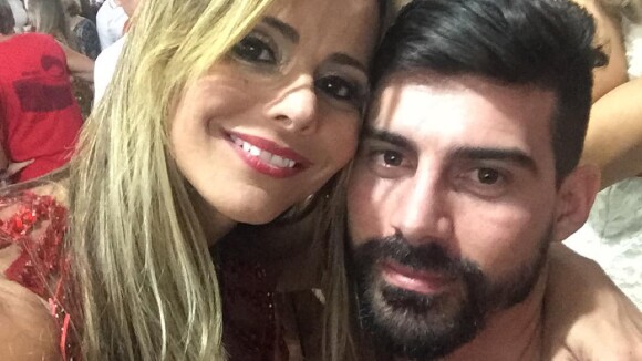 Viviane Araújo leva o noivo, Radamés, a ensaio do Salgueiro: 'Sempre com ele'