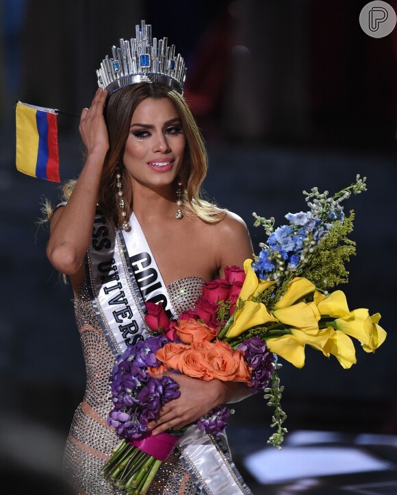Ariadna Gutierrez desabafa após 'perder' coroa do Miss universo 2015: 'Para sempre sua Miss Universo, Colômbia'