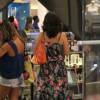 Fátima Bernardes passeia com o filho Vinícius no shopping do Rio nesta terça-feira (22)