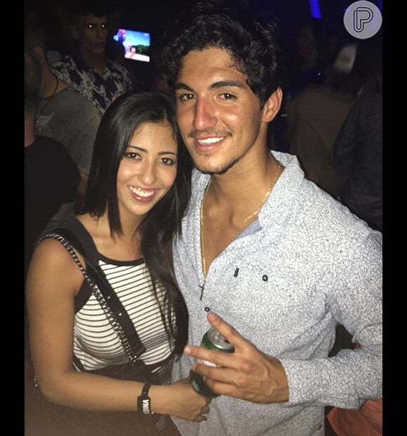 Gabriel Medina comemorou seu aniversário com a namorada, Tayna Hanada