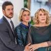 A família e os convidados ficam chocados com o comportamento de Nelita (Bárbara Paz) no casamento, na novela 'A Regra do Jogo'