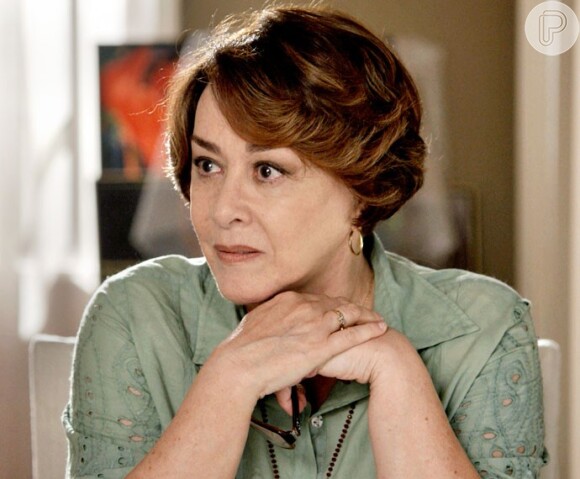 Zilda (Nívea Maria) reage às ofensas de Melissa (Paolla Oliveira) e a expulsa de sua casa, na novela 'Além do Tempo'