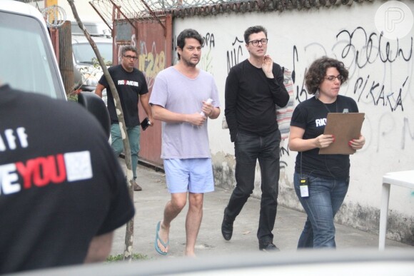 Os atores Marcelo Serrado e Ryan Kwanten contracenam no episódio de 'Rio, Eu Te Amo' no centro da capital fluminense