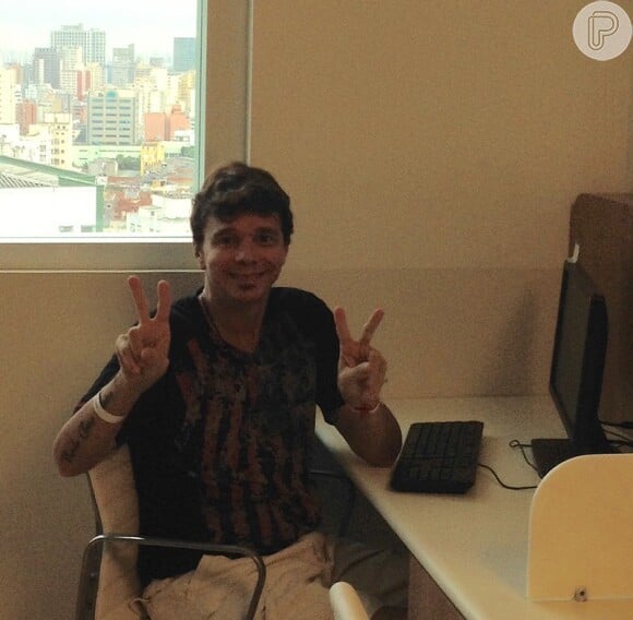 Cantor ficou com 20 dias no Hospital Sírio Libanês, em São Paulo, para investigar tontura recorrente