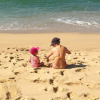 fernanda Souza adora curtir uma praia com a sobrinha