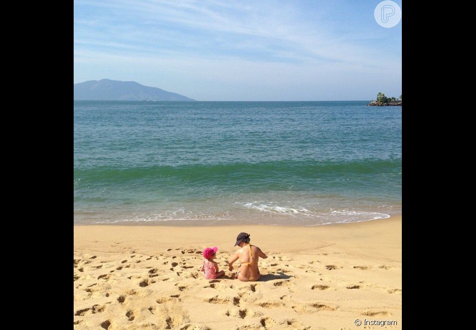 fernanda Souza adora curtir uma praia com a sobrinha ...