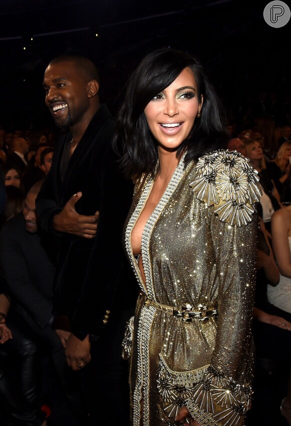 Kim Kardashian ganha 150 presentes de Kanye West, como casaco de R$ 150 mil