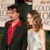 Johnny Depp e Vanessa Paradis não se casaram oficialmente, mas o ator deu a ela cerca de R$ 360 milhões de libras. Os dois foram casados por 14 anos e teve dois filhos