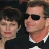 Mel Gibson e Robyn Moore foram casados por 30 anos, mas ela se cansou das noitadas do marido e pediu o divórcio em 2006. Para a mulher, o ator pagou mais de R$ 900 milhões!