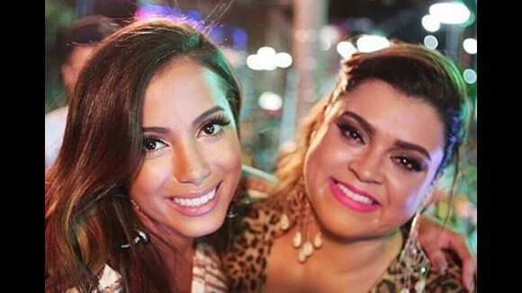 Anitta e Preta Gil ganham bolsas de R$ 6,3 mil de presente de final de ano