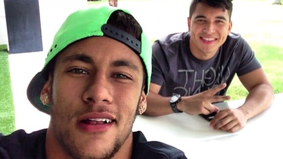 Neymar aproveita dia de folga após ganhar o título da Supercopa pelo Barcelona