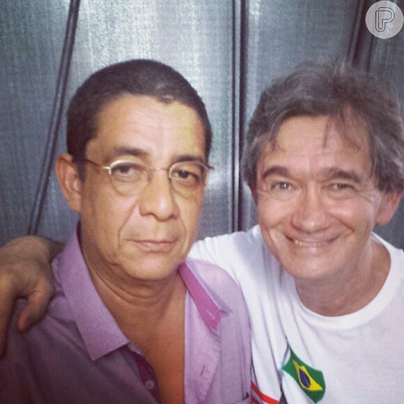Zeca Pagodinho posa com Serginho Groisman, apresentador do Brazilian Day