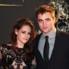 A atriz traiu Robert Pattinson com o diretor do filme 'Branca de Neve e o caçador', Rupert Sanders, em julho de 2012