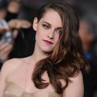 Kristen Stewart diz como lidou com traição a Pattinson: 'Ficava no meu quarto'