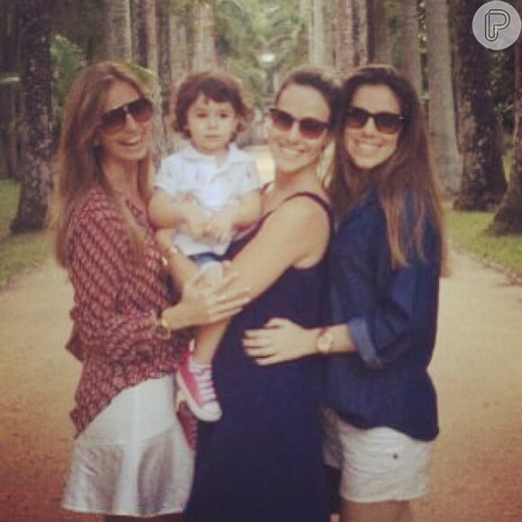 No ar em 'Flor do Caribe', Fernanda Pontes compartilhou passeio que teve com a caçula Malu e com as irmãs, Carol e Priscila