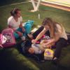Fernanda Souza, no ar em 'Malhação', publicou foto com a sobrinha Isabeli e com a irmã, Érika